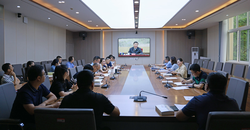 beat体育365官网党委理论学习中心组举行2023年第二次集体学习