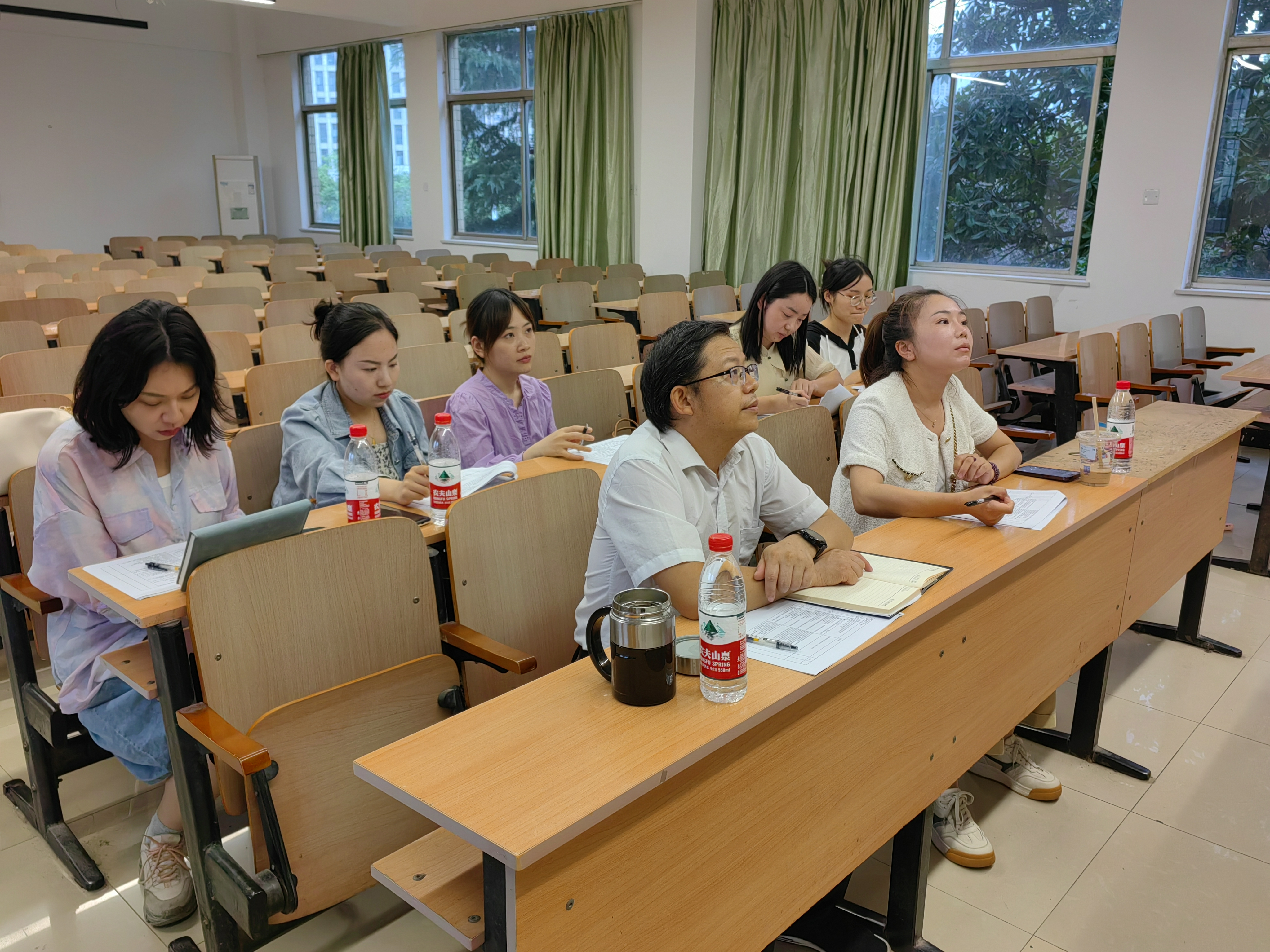 秉持热枕之心 助力新生成长 | 人文开展2023级带班学长面试