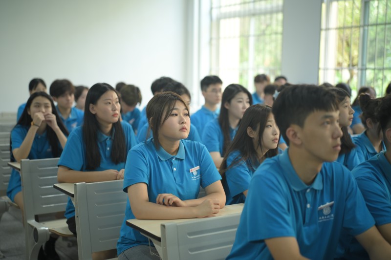 经济管理学院召开新生见面会暨专业教育