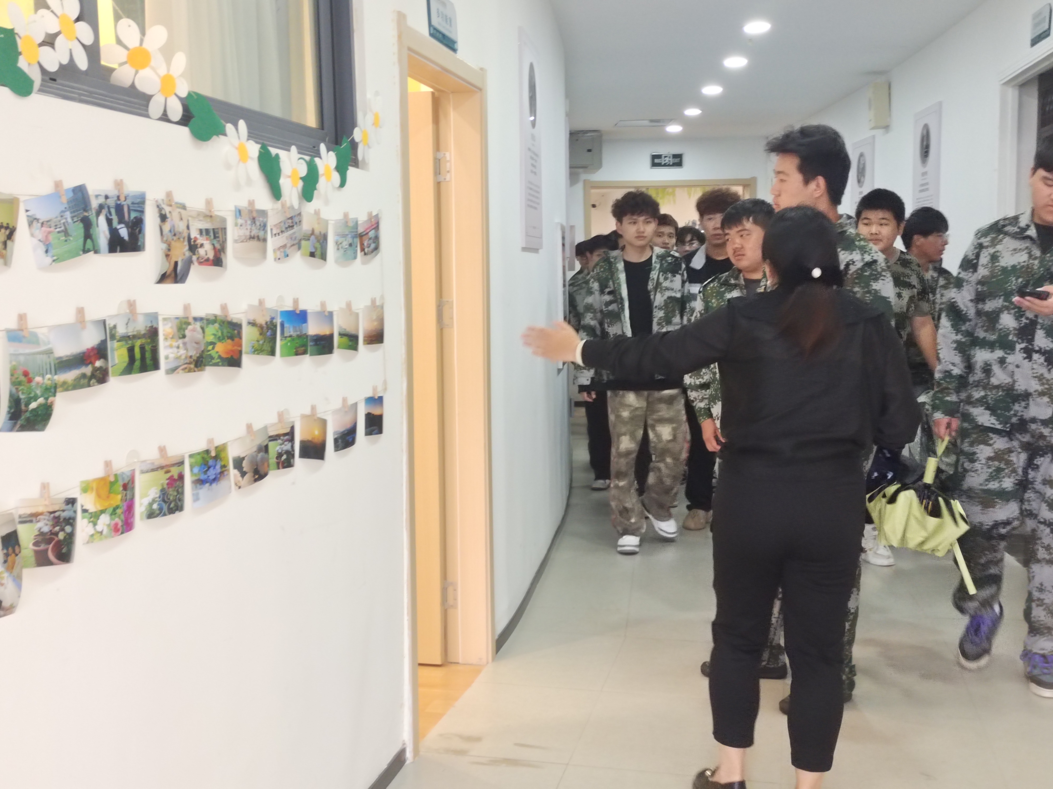 欧洲五大联赛官网2023级新生参观我校大学生心理健康教育中心