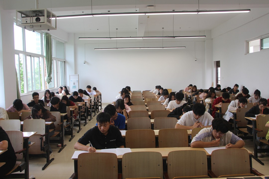 严明律己,以考促学|经济与管理学院2022级、2023级学生手册考试圆满完成