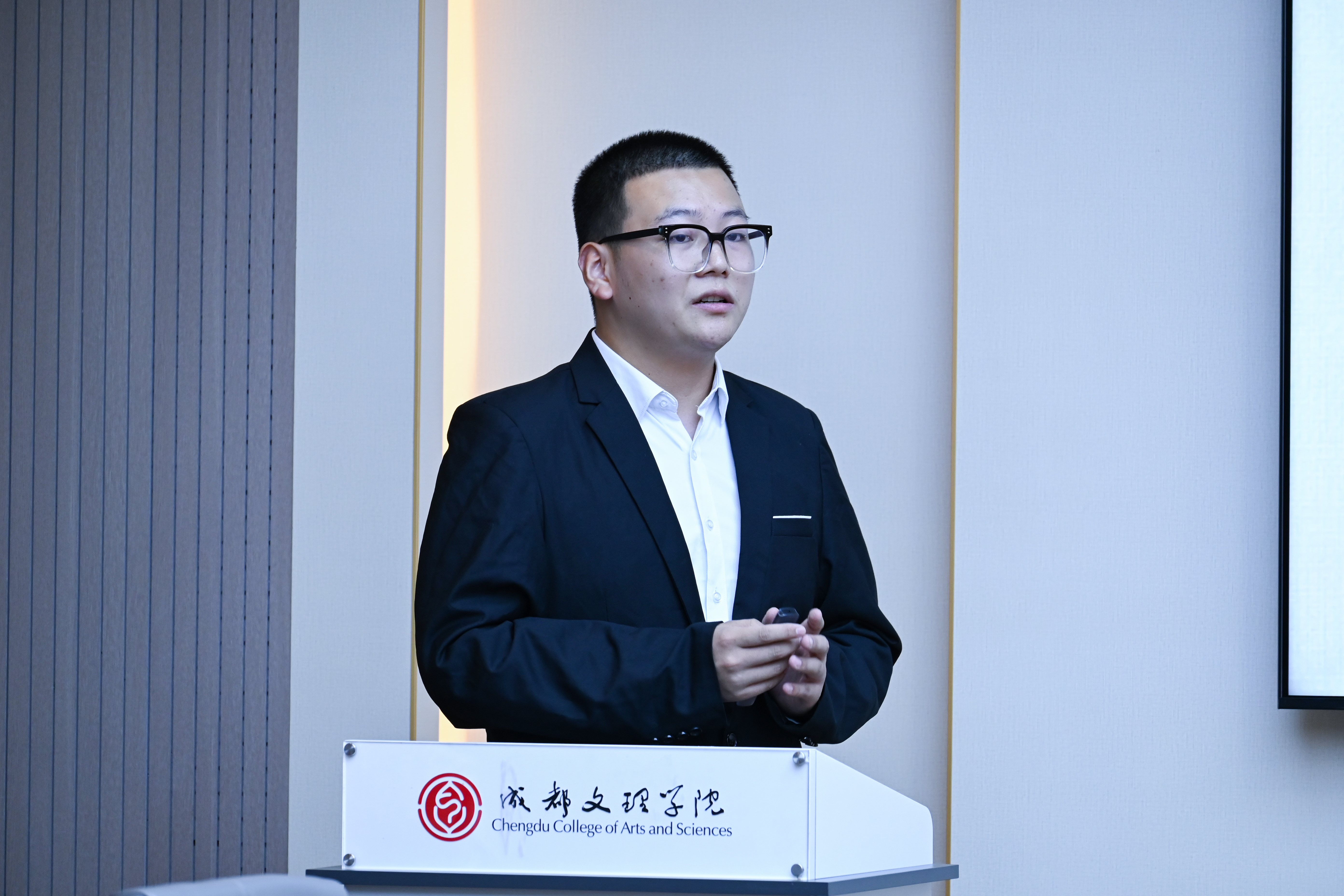 【建筑】建筑学院举行2022-2023学年度国家奖学金评审答辩会
