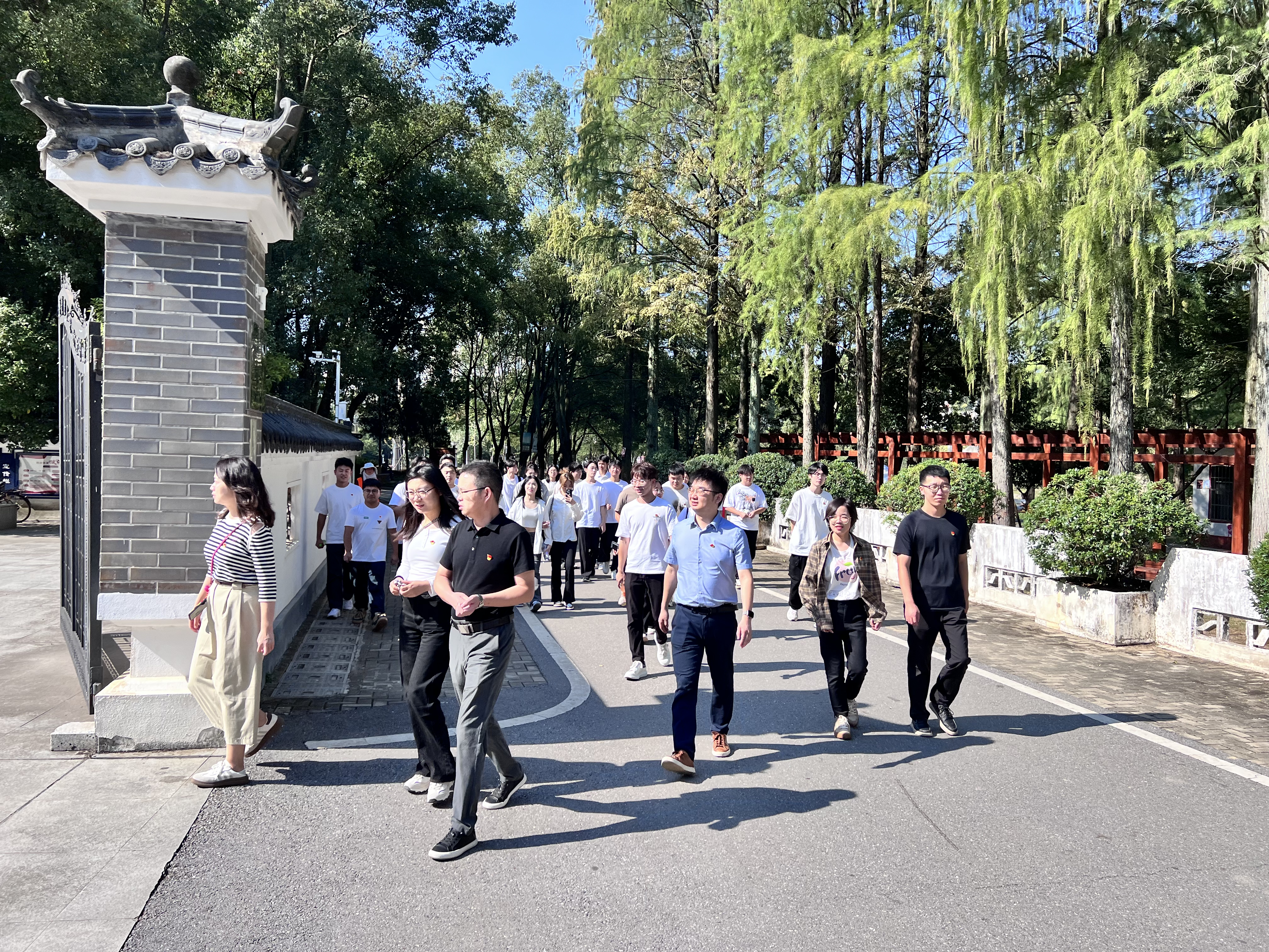 机械与工程学院十月党建活动|走进革命烈士 感悟先烈思想