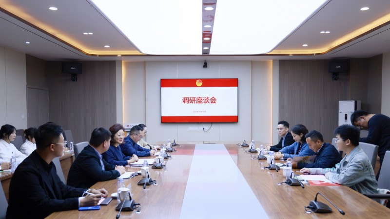 共青团成都市委学校部来校考察调研