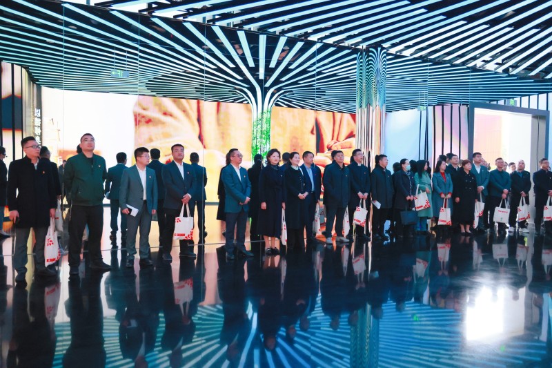 beat体育365官网党委理论学习中心组(扩大)举行2023年第五次集体学习