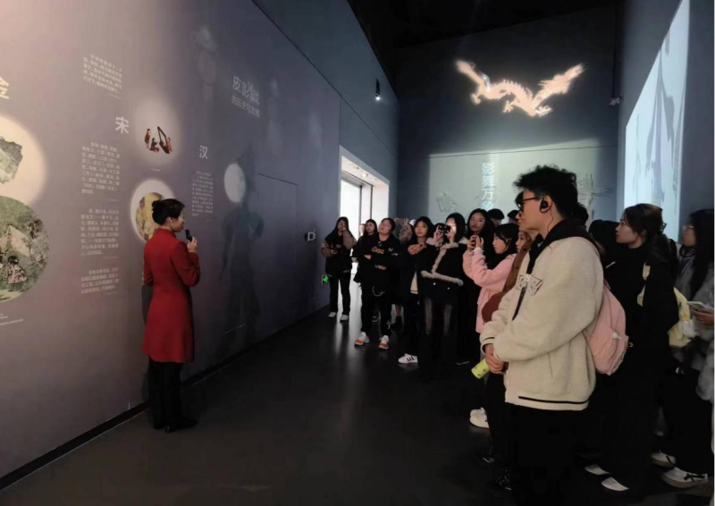 经济管理学院旅游管理教研室组织2023级旅游管理专业同学前往成都博物馆旅游行业认知实践