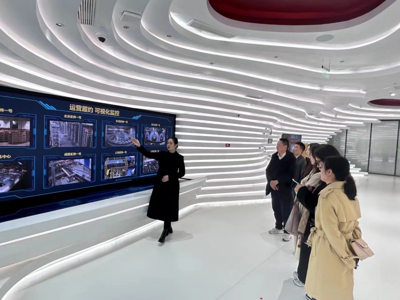 智慧财经产业学院2023级学生赴京东集团进行专业认知实践教学