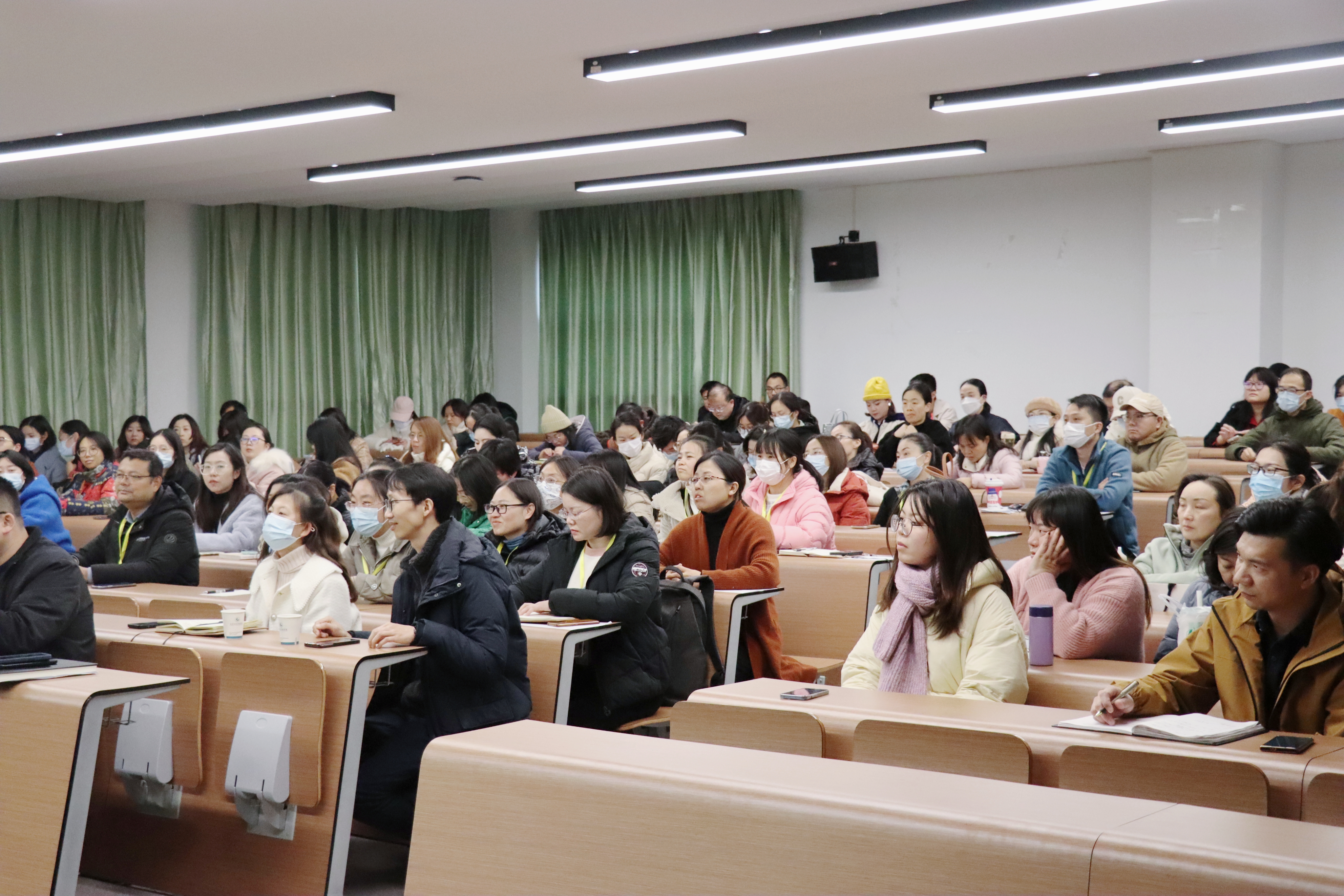 欧洲五大联赛官网举办教科研项目申报与管理专题讲座