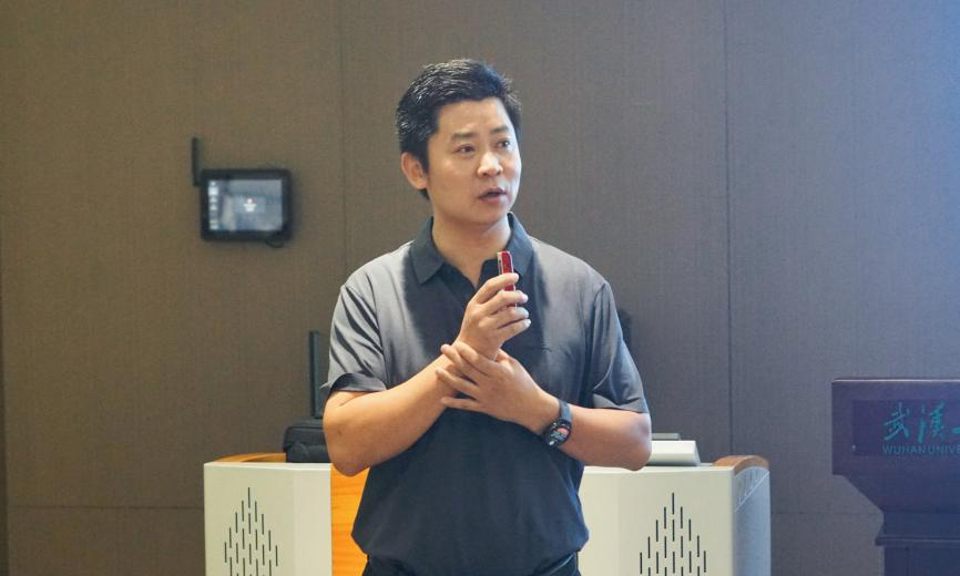 走上讲台 深入课堂 | 欧洲五大联赛官网校领导为学生讲授形势与政策课