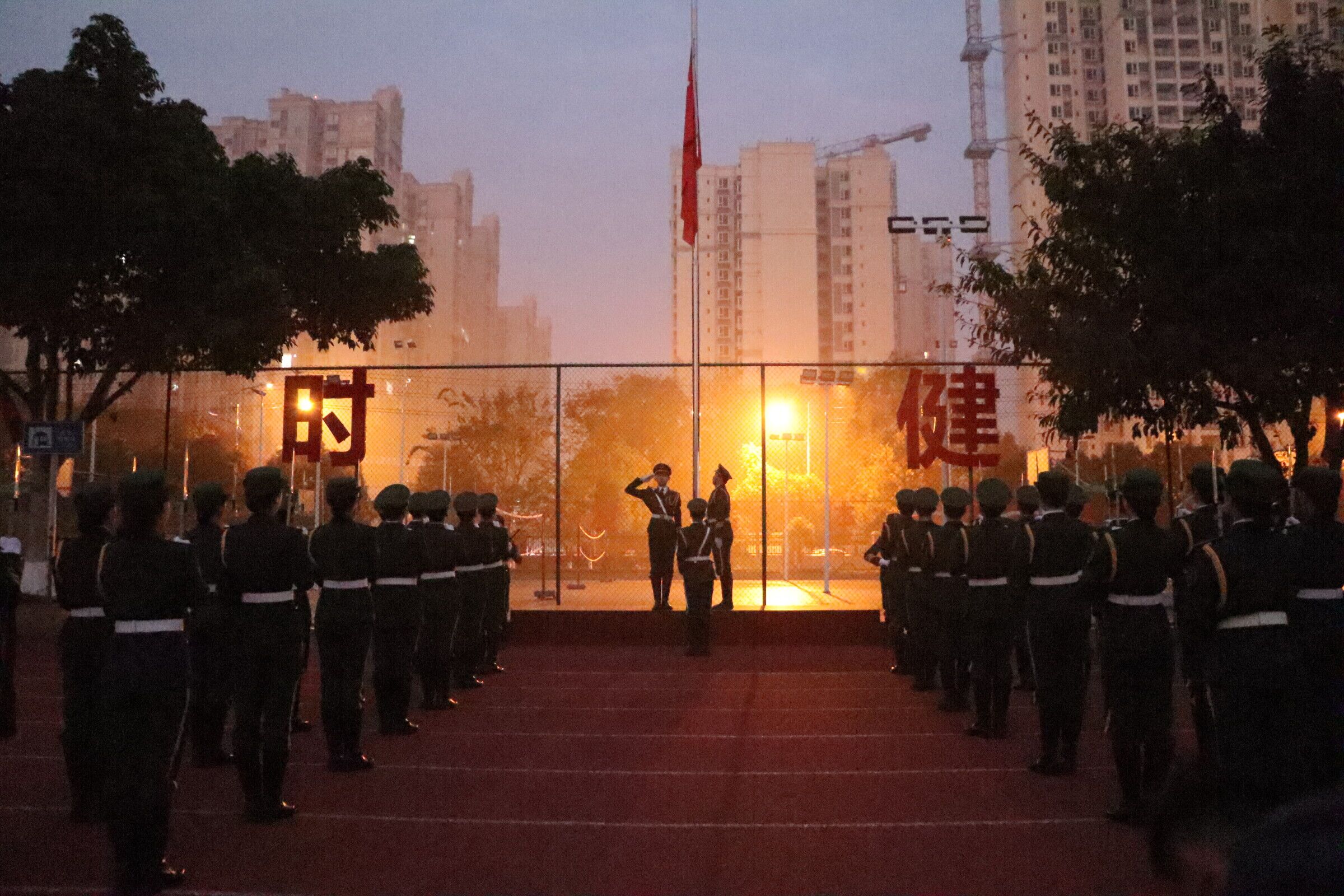 【国护】国旗护卫队完成成都文理学院第十五周例行升旗仪式