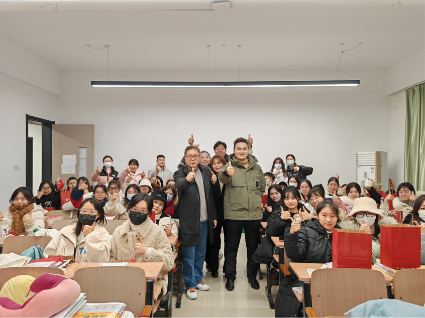 “研”途送暖 陪你上岸 | 五大联赛人文学院举行2024届考研学子暖心慰问活动