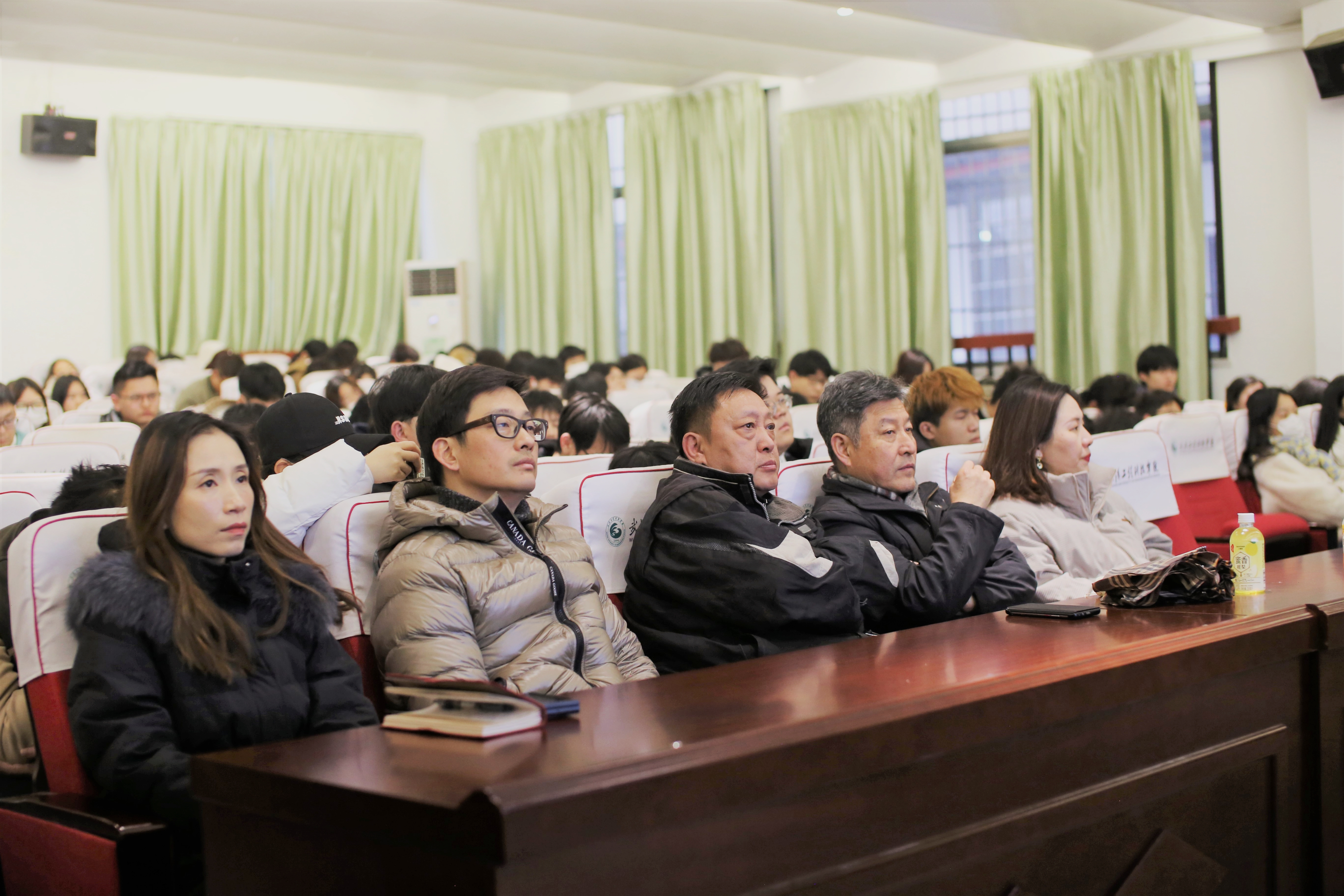 湖北大学艺术学院副院长叶云教授作客我校至臻讲堂