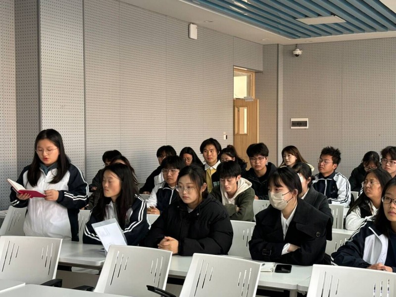 文法学院组织开展12月师生座谈会
