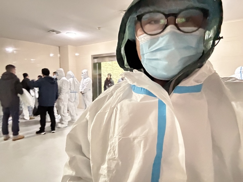 传媒与演艺学院师生参加中韩合拍大熊猫福宝纪录片摄制