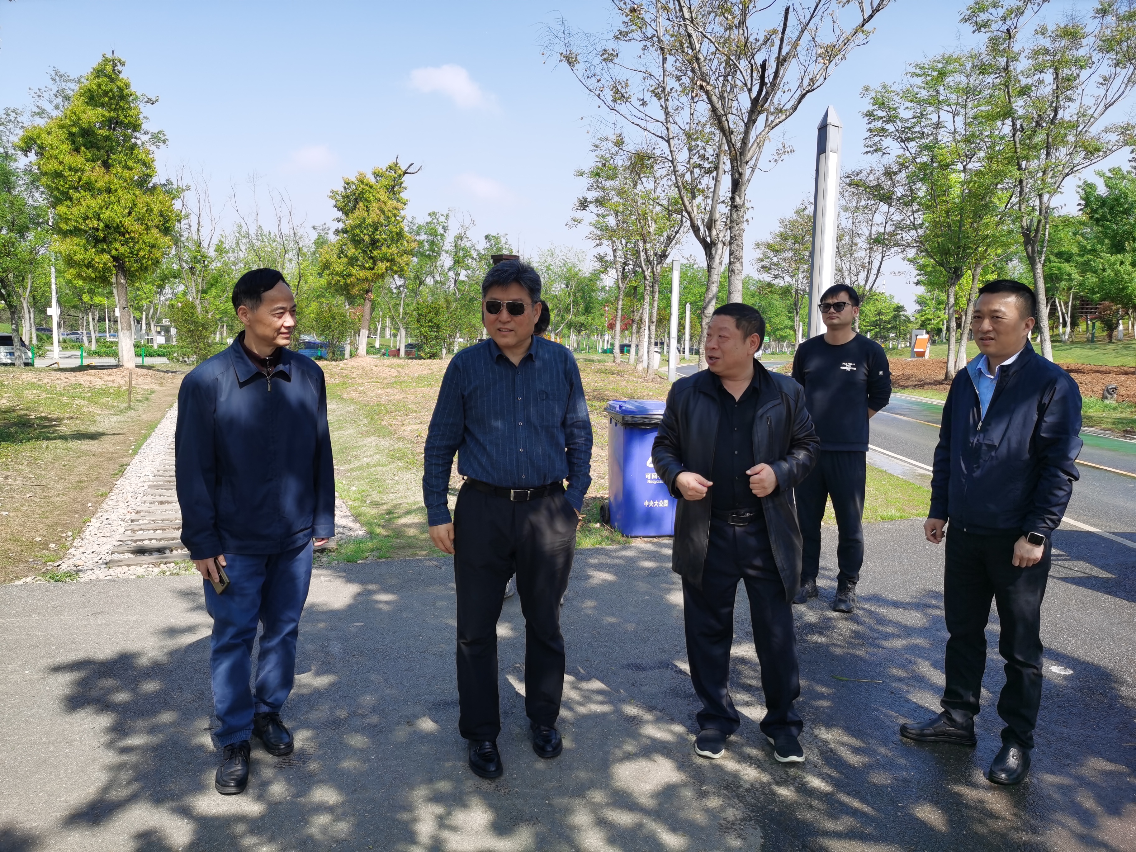 欧洲五大联赛官网在江夏区中央大公园与谭鑫培戏楼开展调研