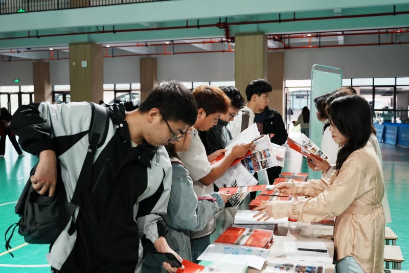 艺术学院教师赴高职院校开展专升本招生宣传活动