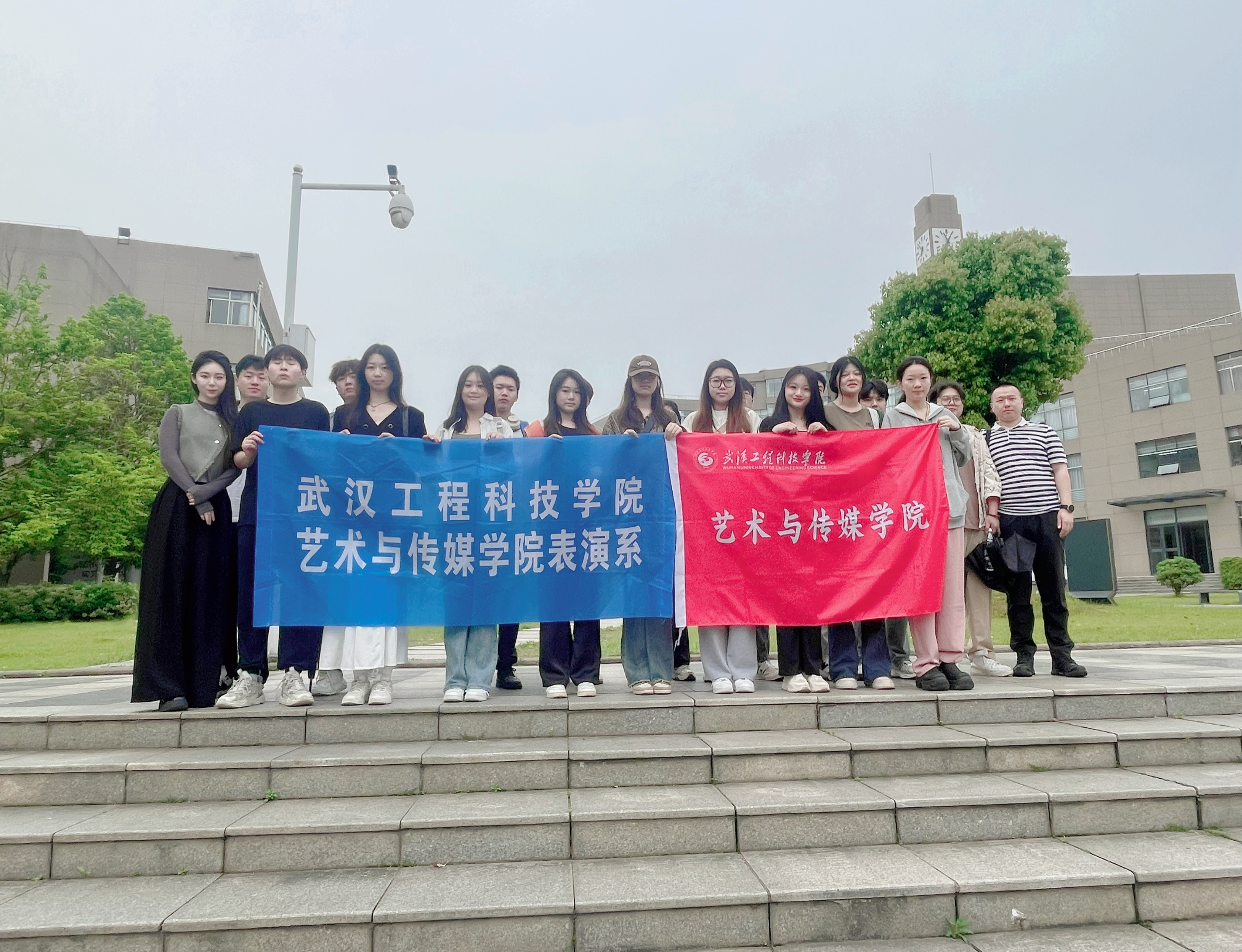 五大联赛学子精彩演绎《浴火玫瑰》