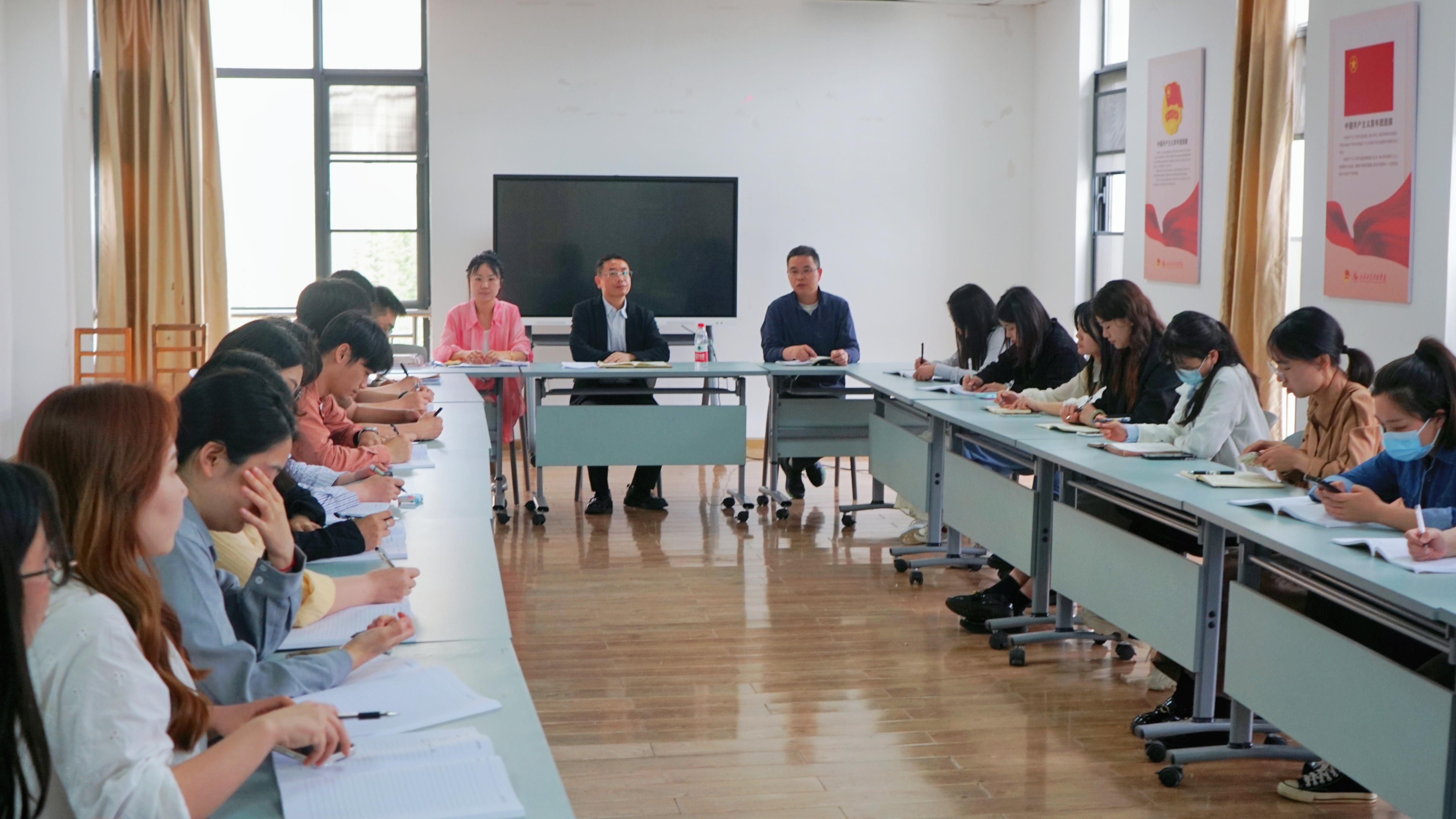 五大联赛机械与工程学院“笃行育德,匠心铸才”辅导员工作坊成立