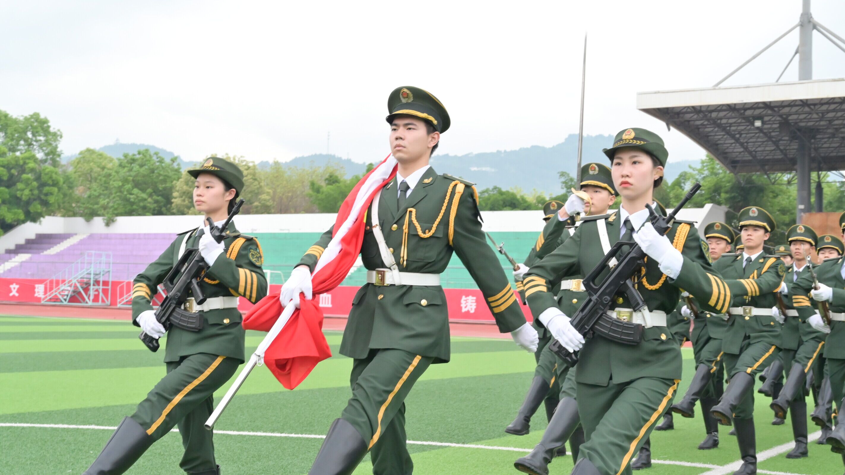 【国护】国旗护卫队完成成都文理学院第九周例行升旗仪式