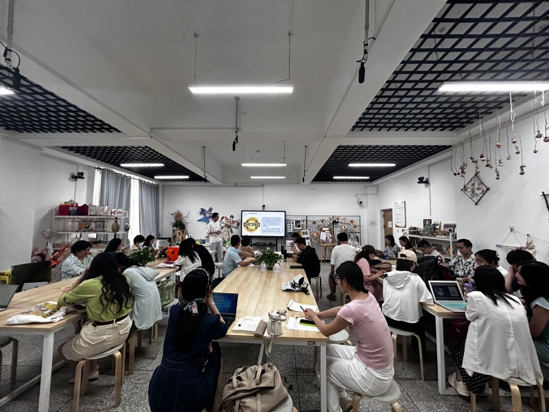 教育学院开展师范认证应知应会学习会