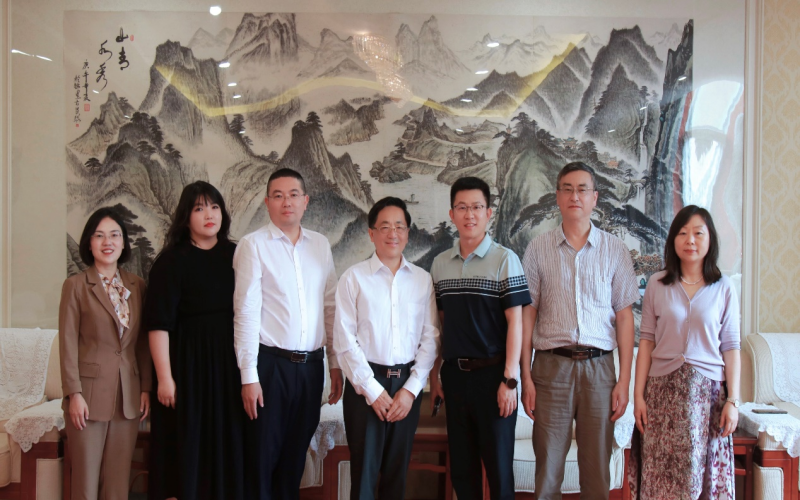 北京盈科(成都)律师事务所党委书记肖登国一行到访beat365考察交流