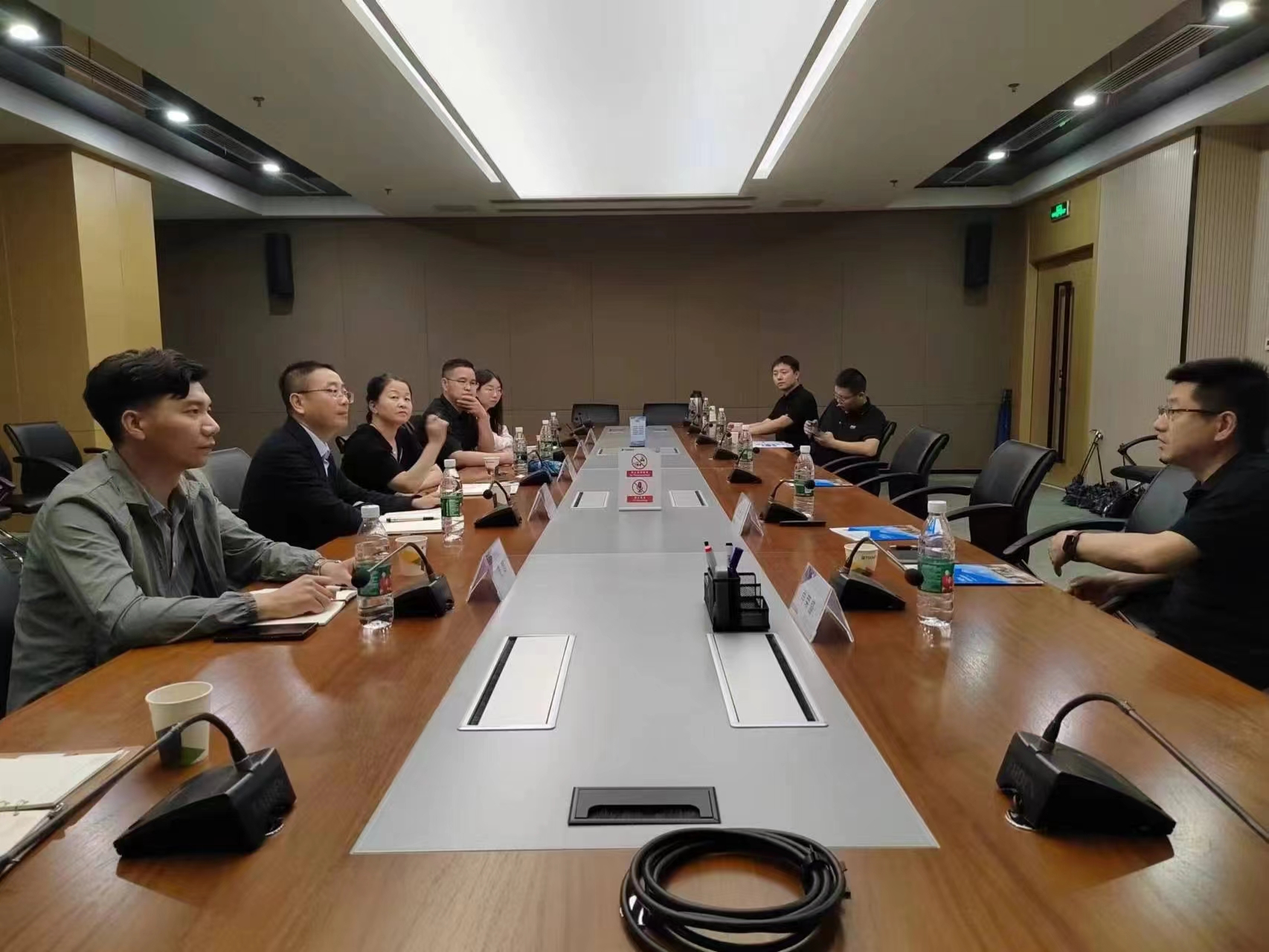 党委书记张会利带队赴天马微电子有限公司开展访企拓岗专项行动