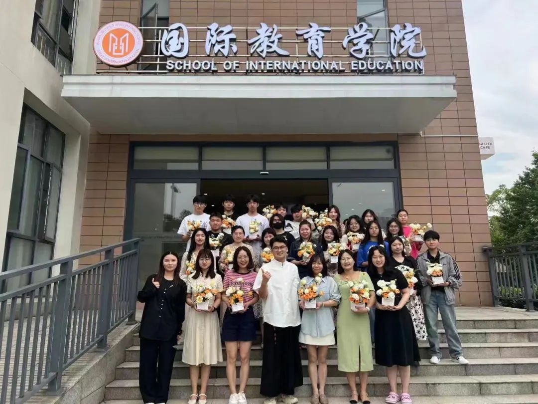 欧洲五大联赛官网“寰宇讲堂之欧韵插花分享体验课”顺利开展