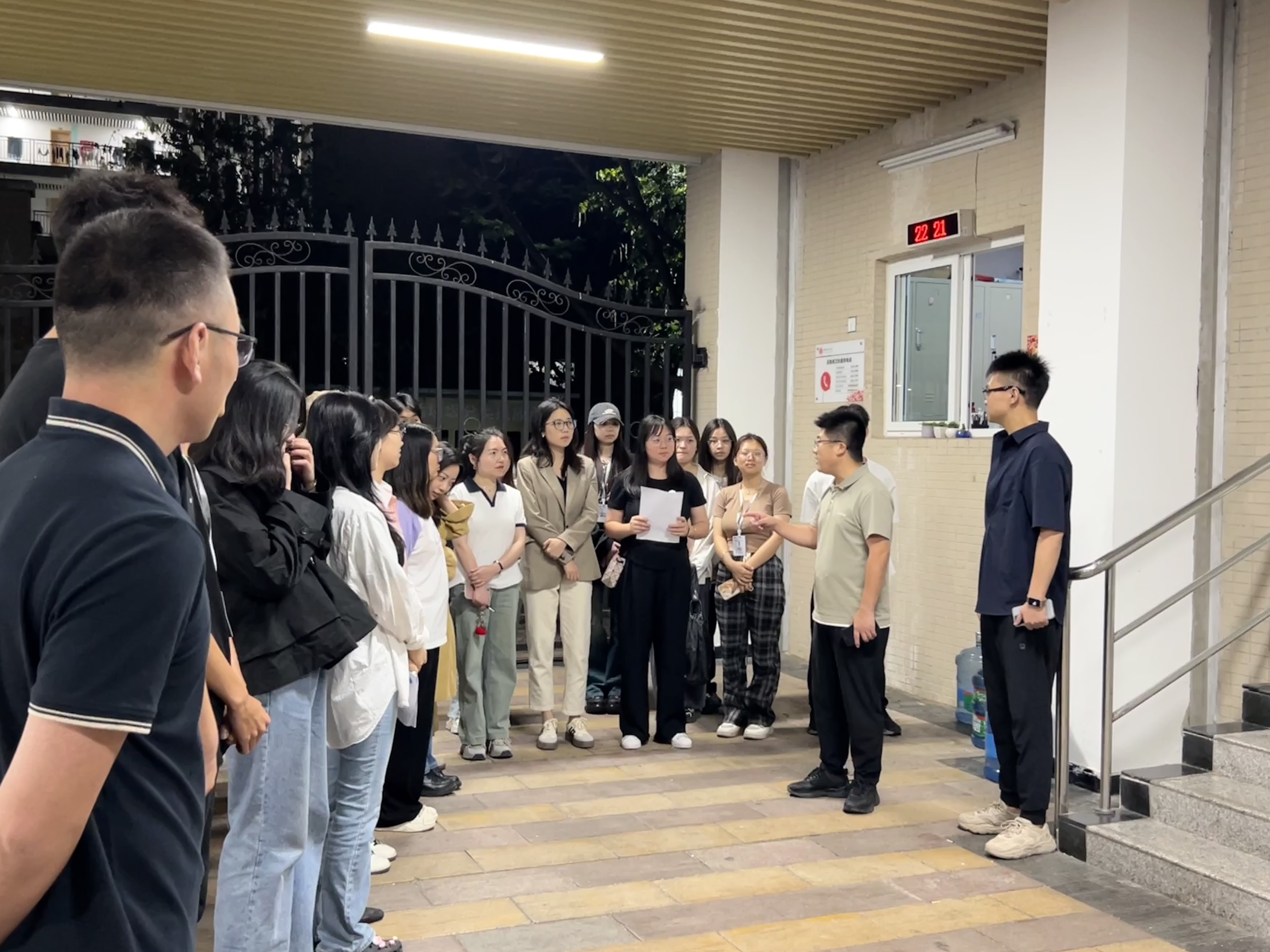 【传演】传媒与演艺学院组织开展端午节前寝室安全排查专项工作