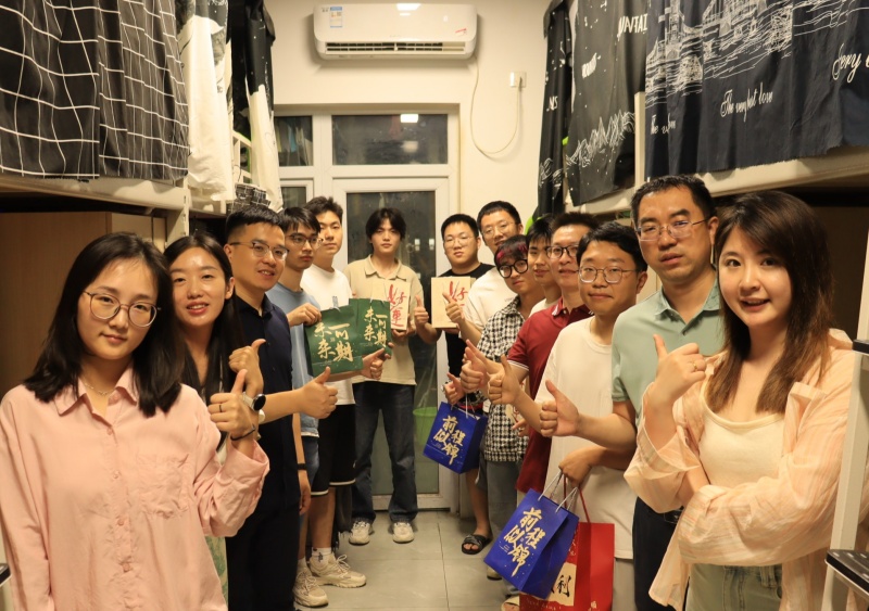 人工智能与大数据学院开展毕业生寝室走访慰问活动