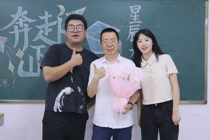 【文法】文法学院完成2024届毕业生离校派遣工作