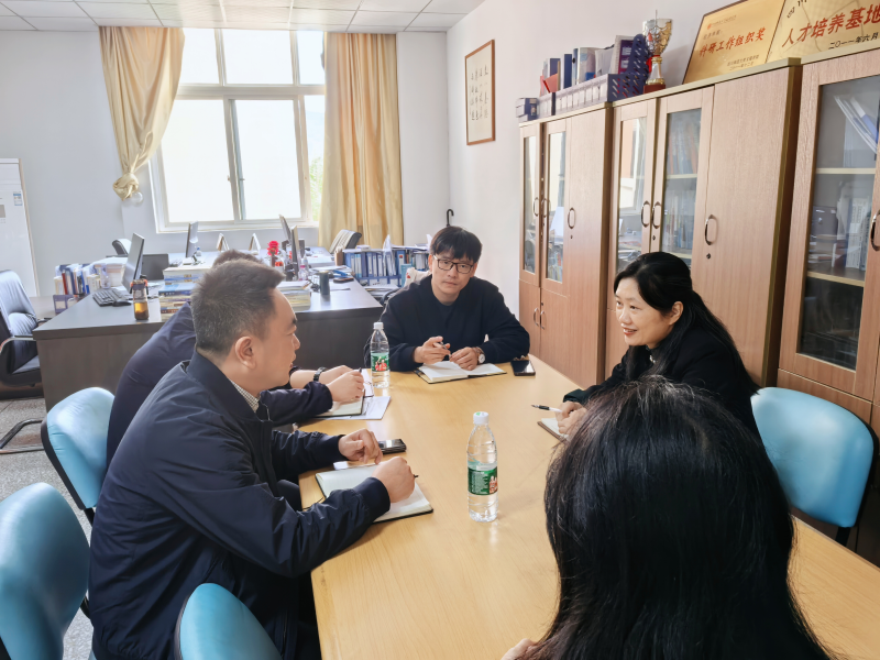 金堂县文旅局副局长一行赴经济管理学院洽谈校地合作