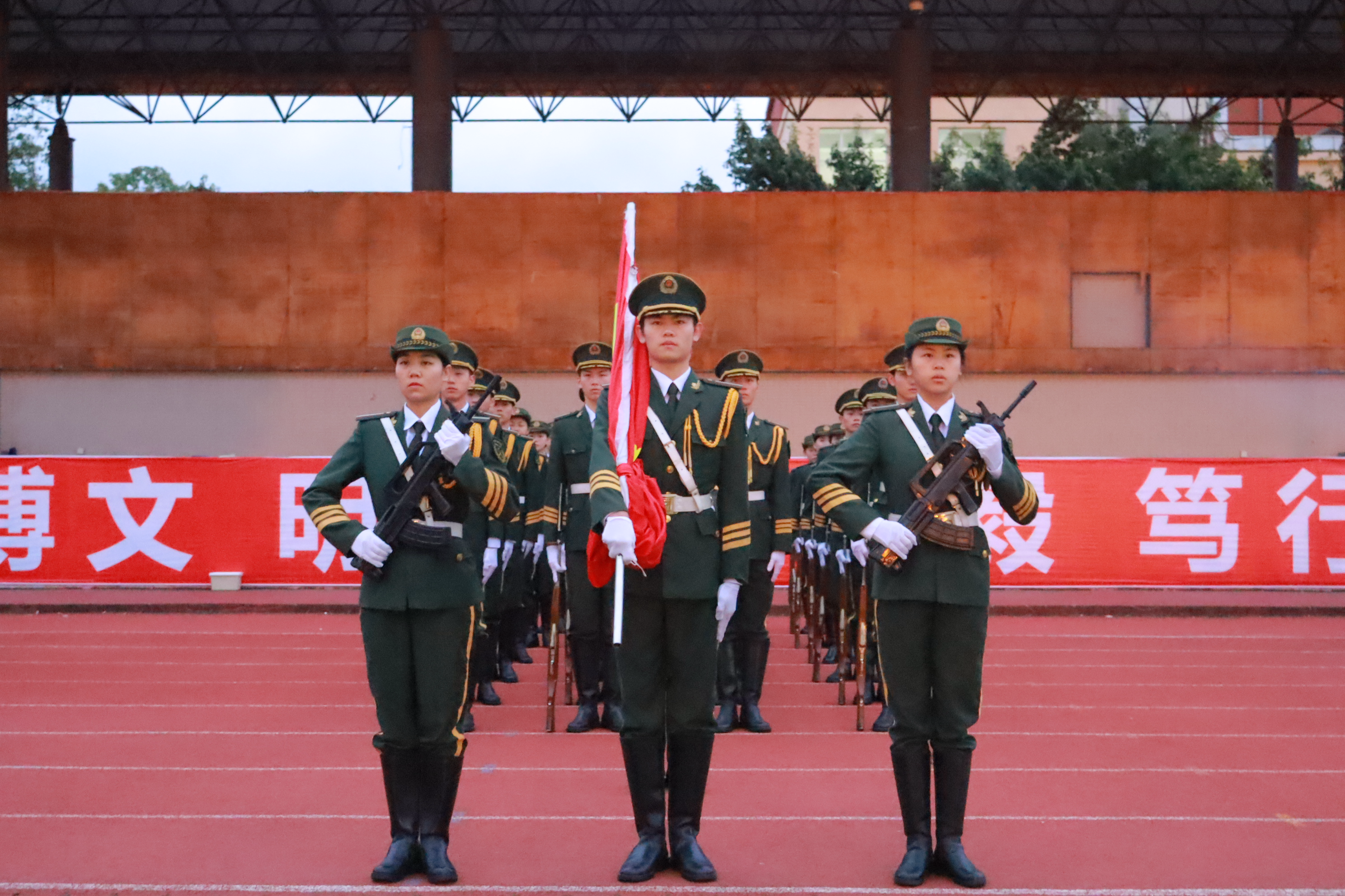 【国护】国旗护卫队完成成都文理学院第十二周例行升旗仪式