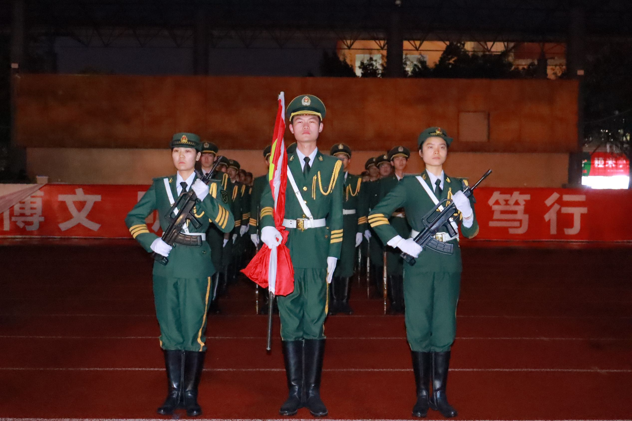 【国护】国旗护卫队完成成都文理学院第十五周例行升旗仪式