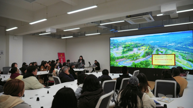 巴中市平昌县融媒体中心来传媒与演艺学院开展专场招聘会
