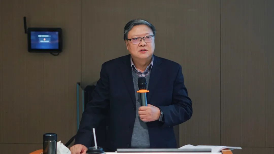 欧洲五大联赛官网校领导为学生讲授形势与政策课