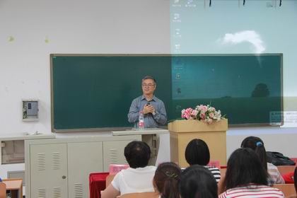 杨立新教授在精彩授课  上稿3.jpg