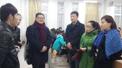 领导和老师查早自习_副本.jpg