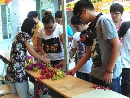 buzhi 精心布置迎新接待点.jpg