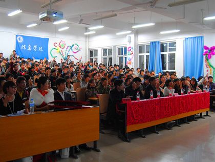 参加演讲比赛的全体人员上稿.jpg