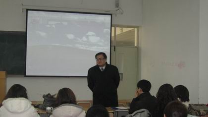 陈主任指导英一教研室的教学工作 上稿.jpg