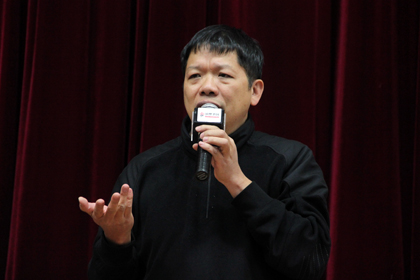 王志东在做讲座.JPG