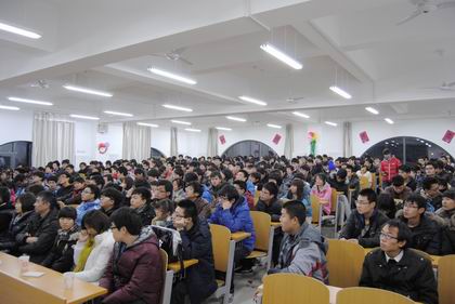 感恩活动会场 上稿.jpg