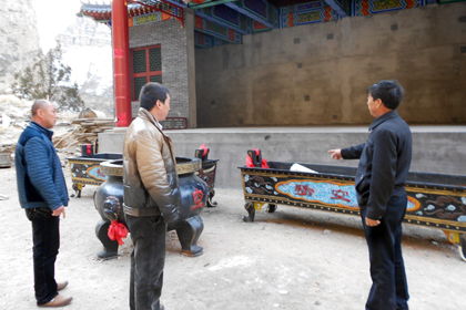 郭磊老师进行实地考察.jpg