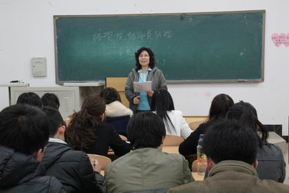 邵书记总结学生助理工作 上稿.jpg