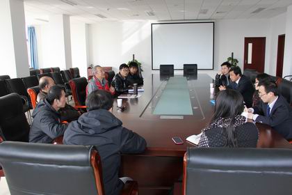 院长在发言上稿.jpg