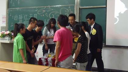 学生互动 上稿.jpg