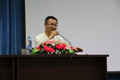 周兵导演讲座_副本.jpg