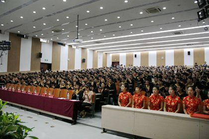 毕业典礼现场_副本.jpg