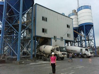 霍素红老师在兴达商品混凝土建材有限公司 - 副本.jpg