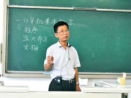 张老师生动讲解_副本.jpg